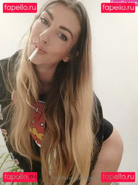 ginasmokingqueen Onlyfans Photo Gallery 