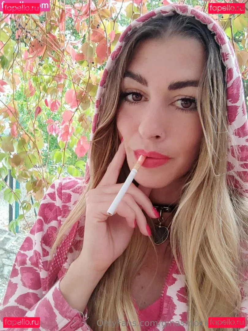 ginasmokingqueen Onlyfans Photo Gallery 