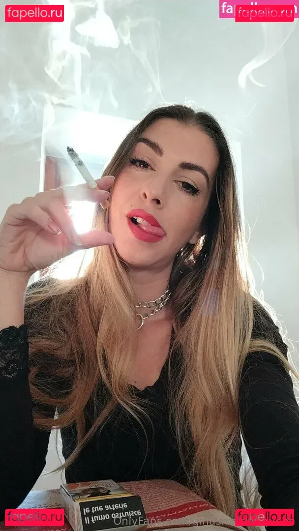 ginasmokingqueen Onlyfans Photo Gallery 
