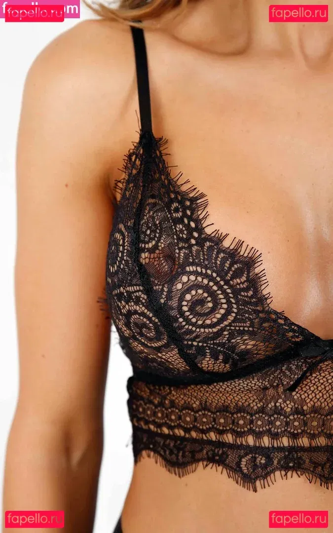 Pia Muehlenbeck Onlyfans Photo Gallery 