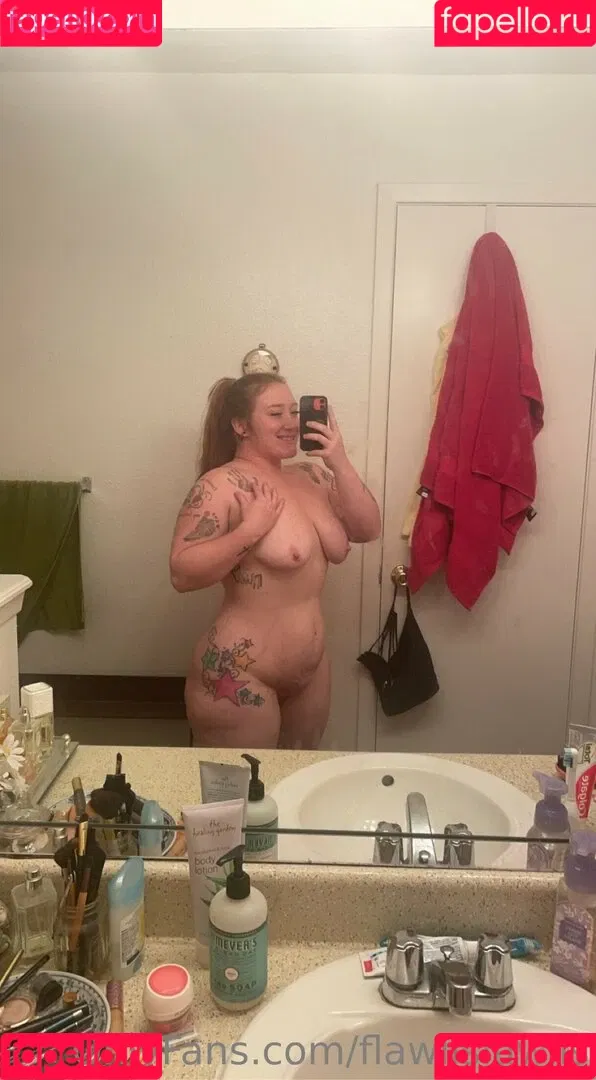Flawlislawlis Onlyfans Photo Gallery 