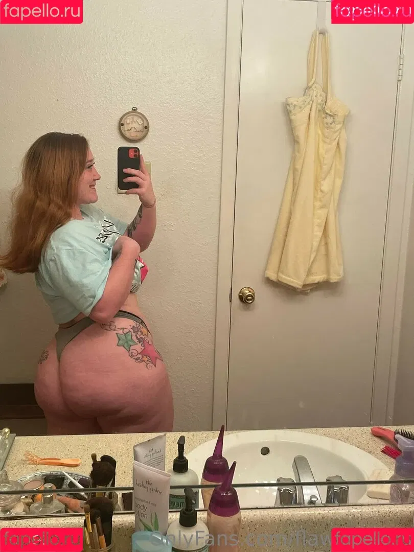Flawlislawlis Onlyfans Photo Gallery 