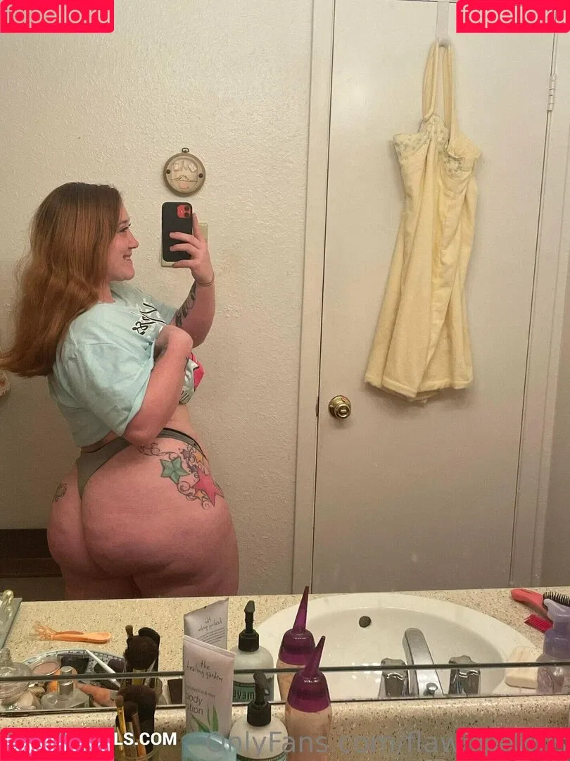Flawlislawlis Onlyfans Photo Gallery 