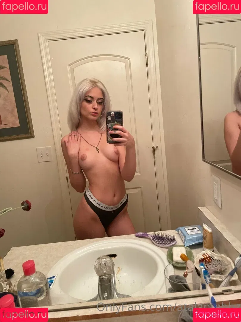 atalantabbz Onlyfans Photo Gallery 