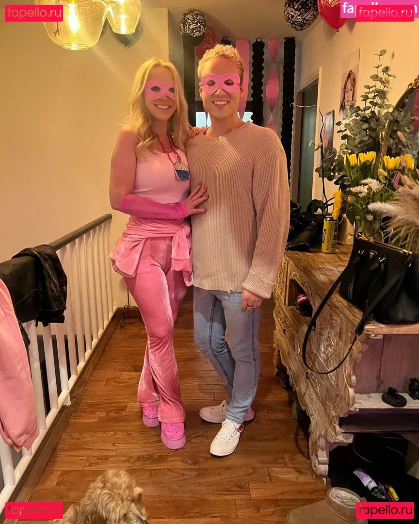 Barbara Alyn Woods Onlyfans Photo Gallery 