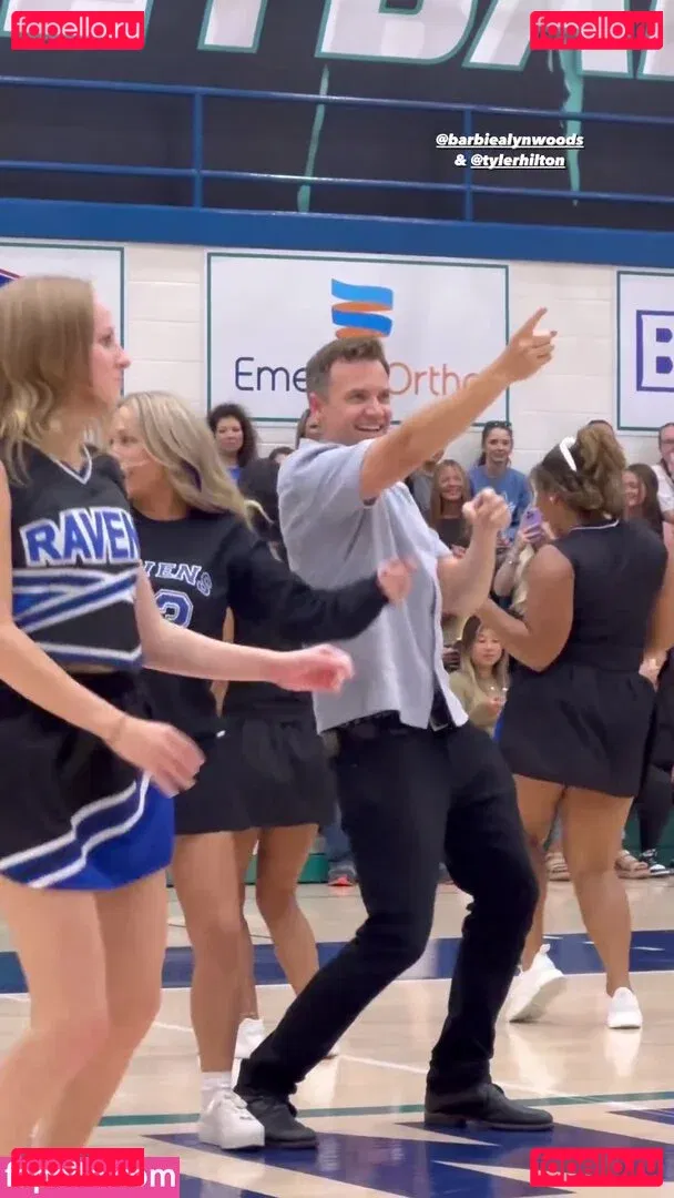 Barbara Alyn Woods Onlyfans Photo Gallery 