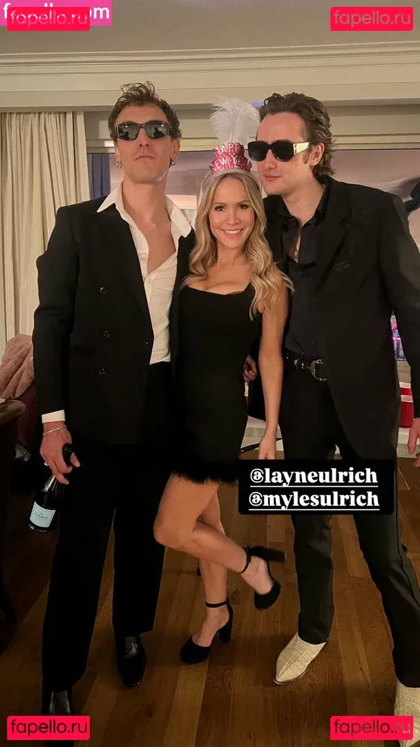 Barbara Alyn Woods Onlyfans Photo Gallery 