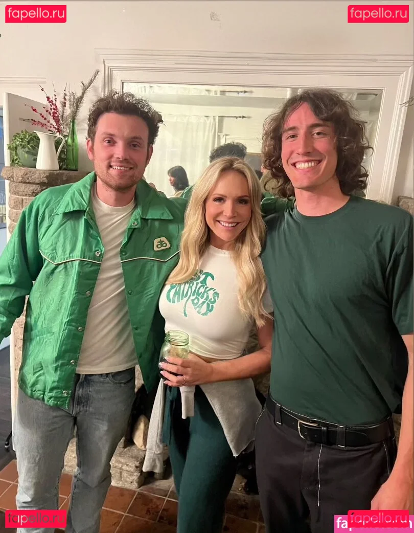 Barbara Alyn Woods Onlyfans Photo Gallery 