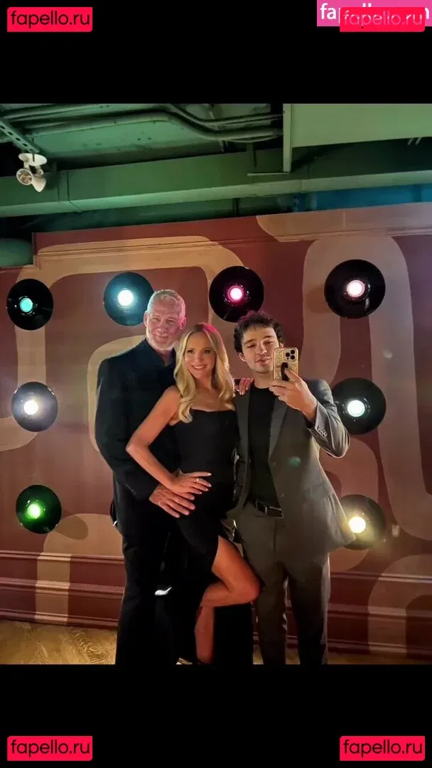 Barbara Alyn Woods Onlyfans Photo Gallery 