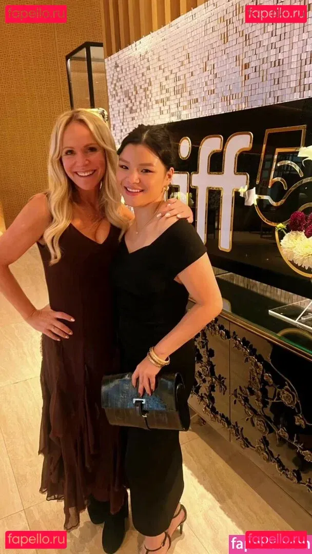 Barbara Alyn Woods Onlyfans Photo Gallery 