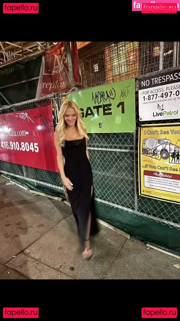 Barbara Alyn Woods Onlyfans Photo Gallery 