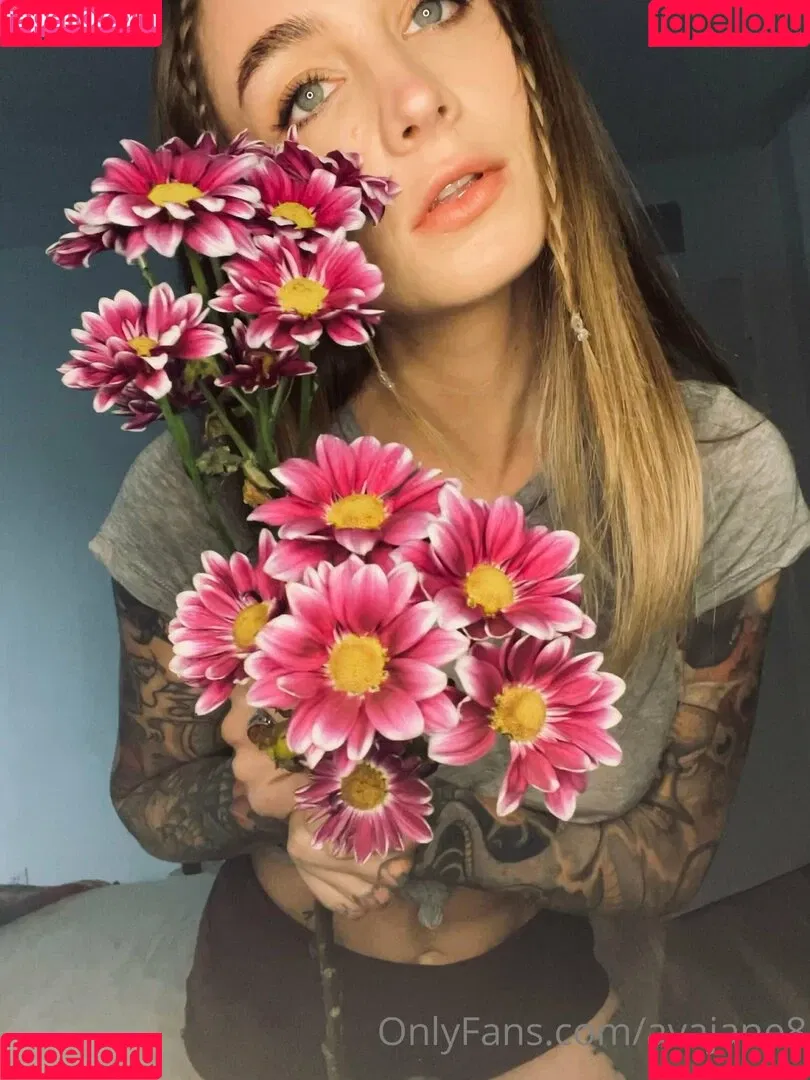 avajane8 Onlyfans Photo Gallery 