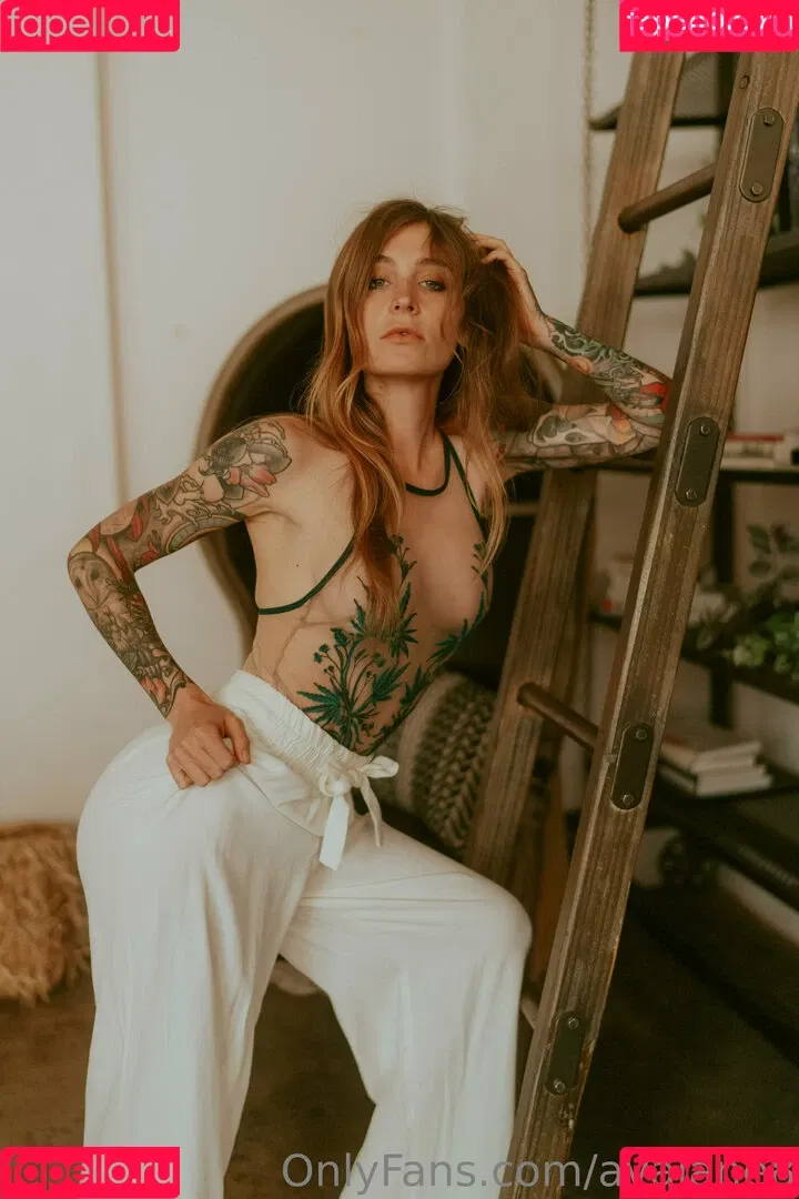 avajane8 Onlyfans Photo Gallery 