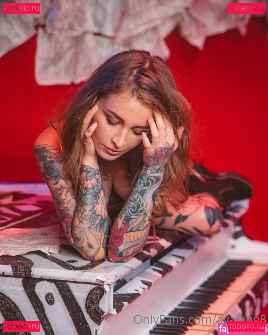 avajane8 Onlyfans Photo Gallery 