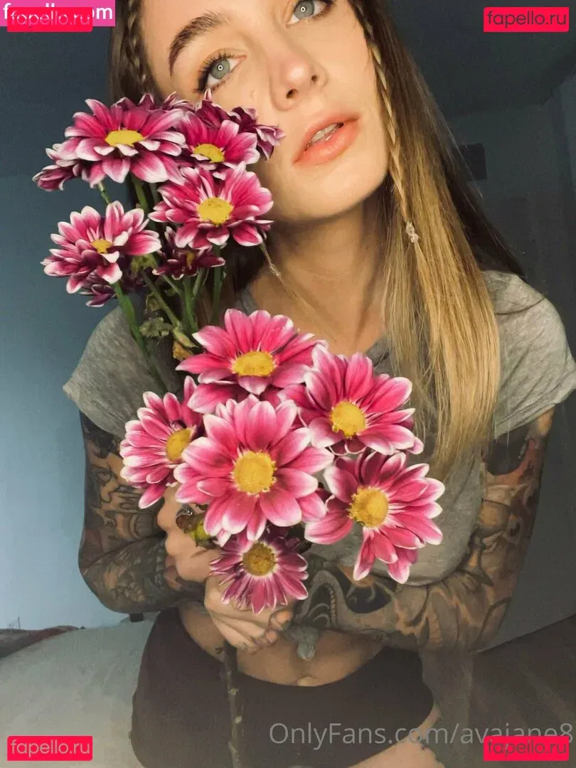 avajane8 Onlyfans Photo Gallery 