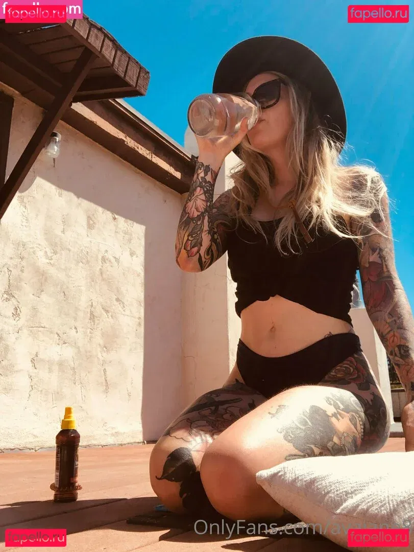 avajane8 Onlyfans Photo Gallery 