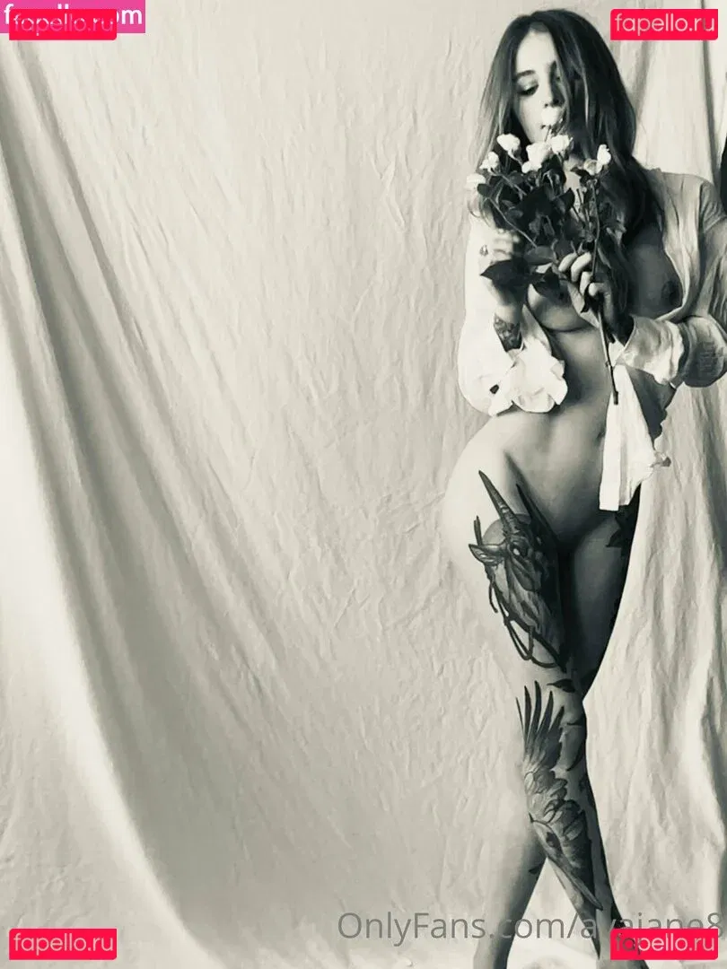 avajane8 Onlyfans Photo Gallery 