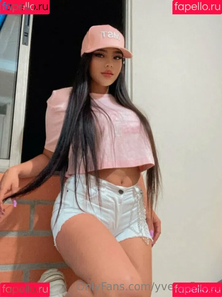 yvetteflores Onlyfans Photo Gallery 