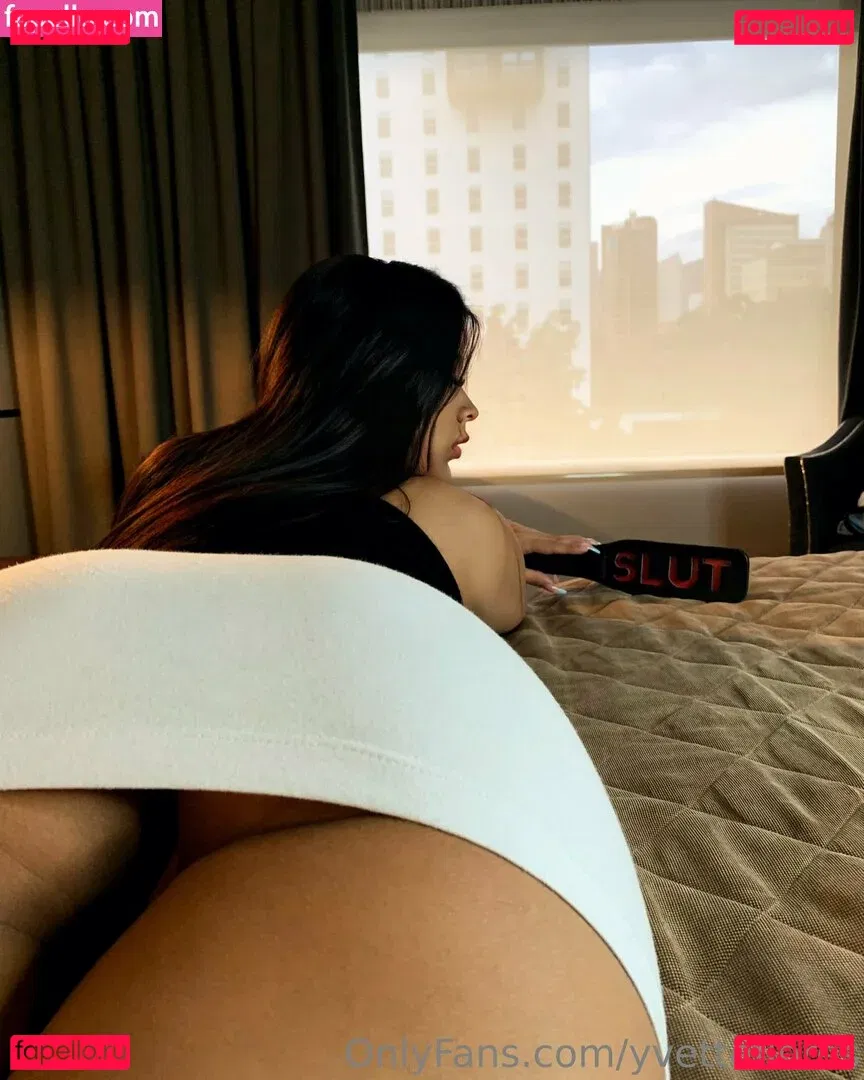 yvetteflores Onlyfans Photo Gallery 