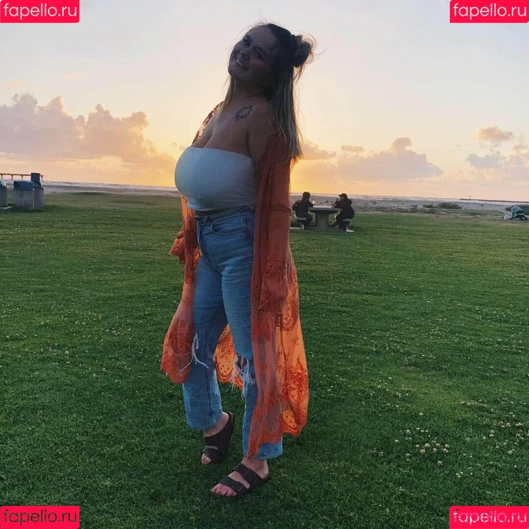 Autumn Lee Onlyfans Photo Gallery 