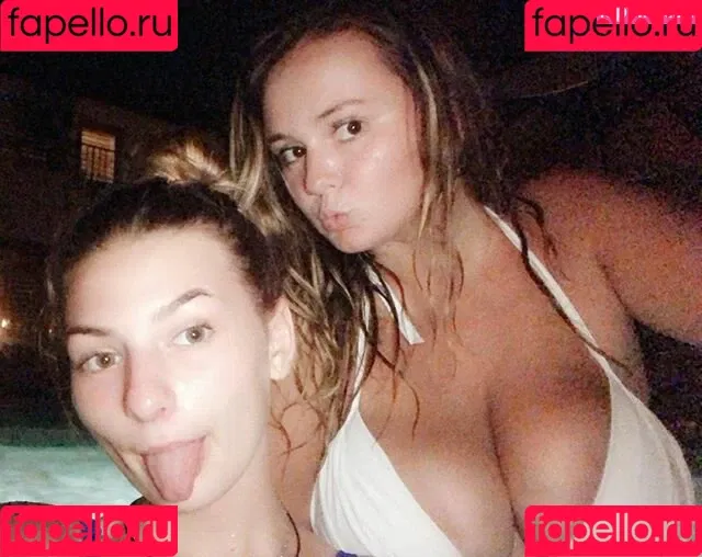 Autumn Lee Onlyfans Photo Gallery 