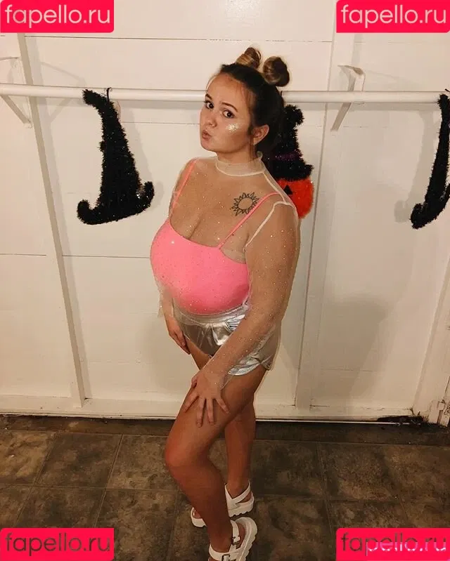 Autumn Lee Onlyfans Photo Gallery 