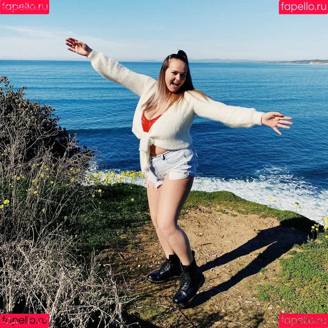 Autumn Lee Onlyfans Photo Gallery 