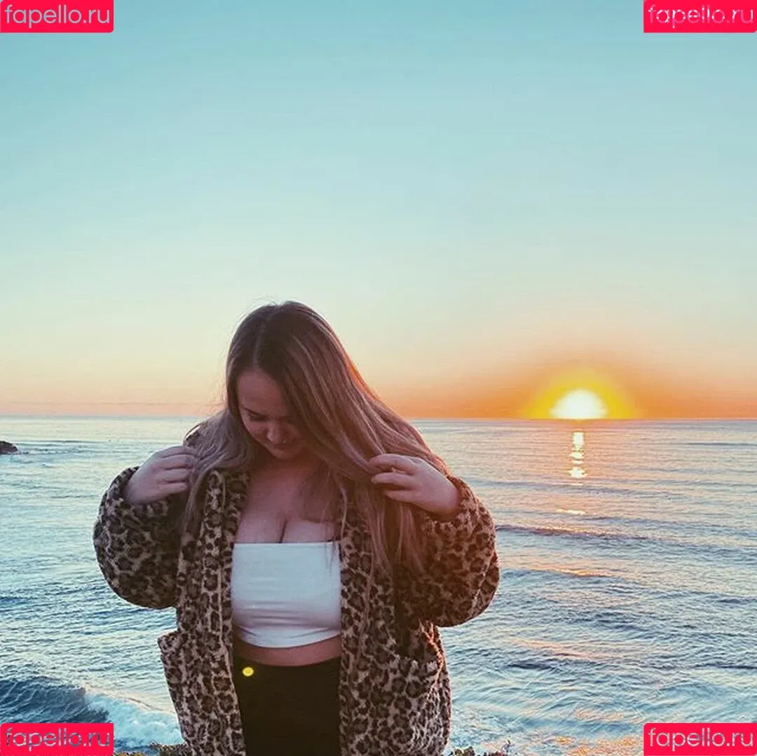 Autumn Lee Onlyfans Photo Gallery 