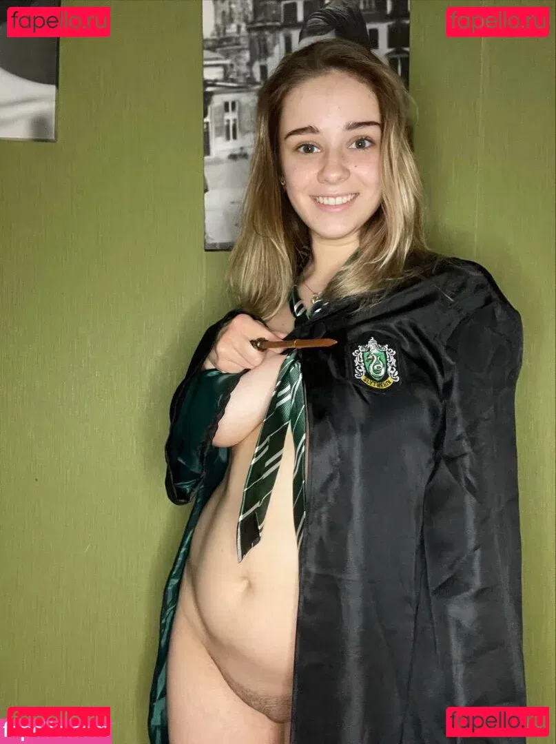 vvcalendar Onlyfans Photo Gallery 