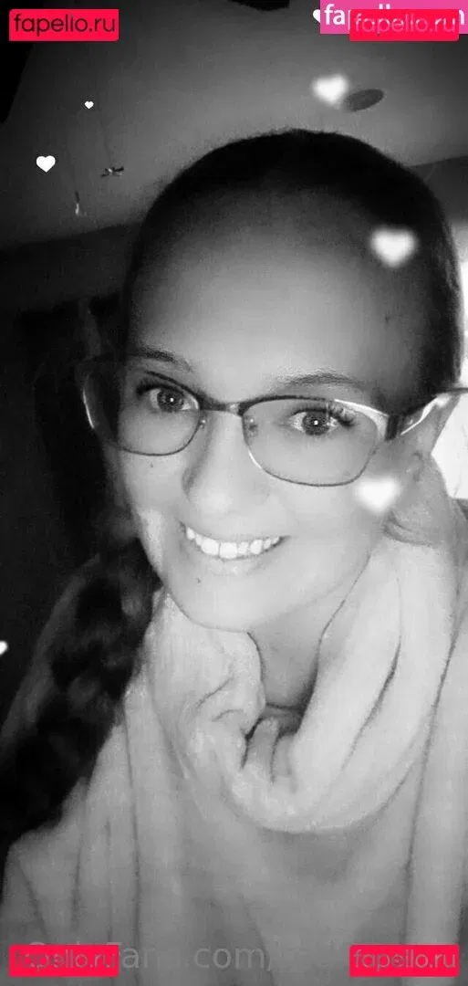 Red Queen Onlyfans Photo Gallery 