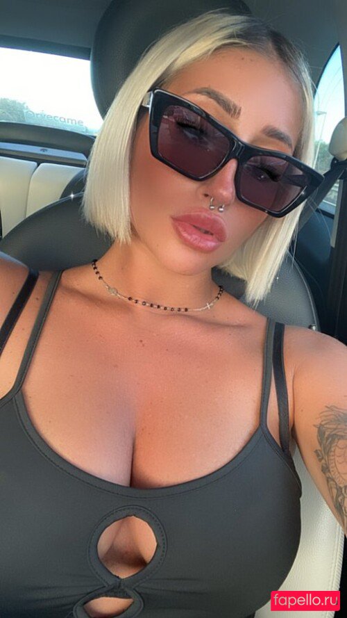 Selvaggia Blonde Onlyfans Photo Gallery 