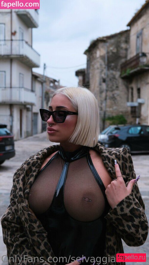Selvaggia Blonde Onlyfans Photo Gallery 