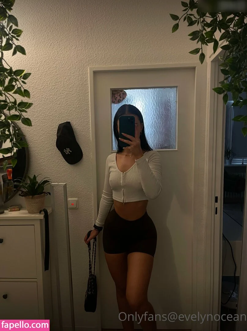 evelynocean Onlyfans Photo Gallery 