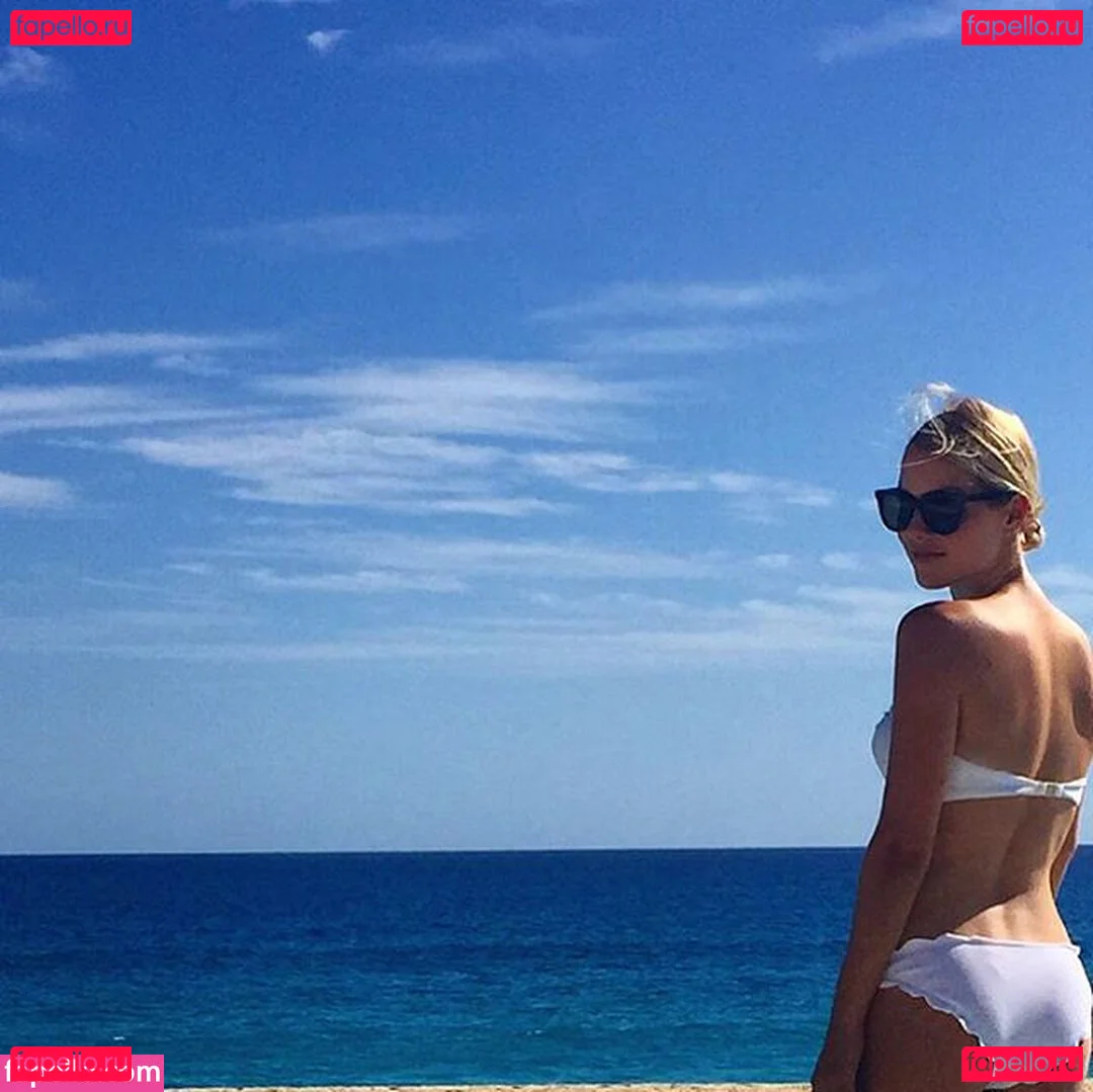 Claire Holt Onlyfans Photo Gallery 