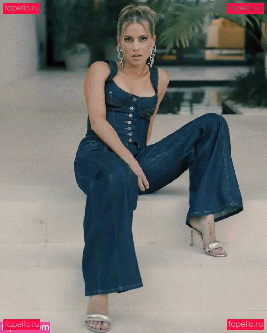 Claire Holt Onlyfans Photo Gallery 