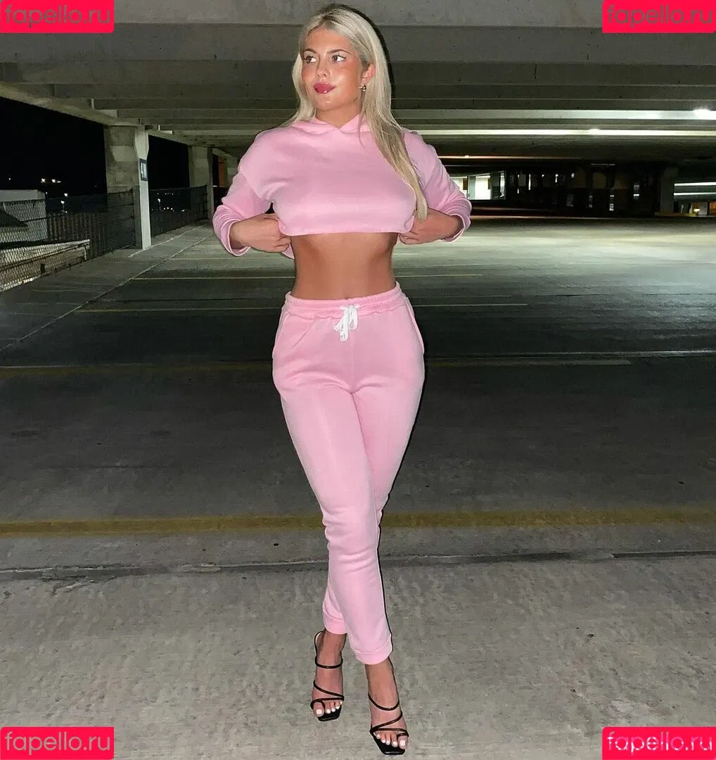 Hannah White Onlyfans Photo Gallery 