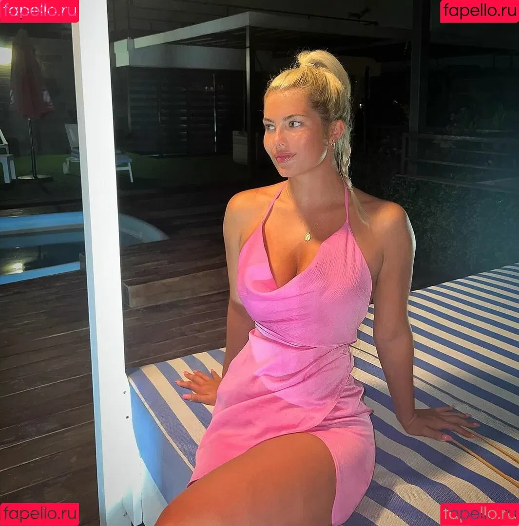 Hannah White Onlyfans Photo Gallery 