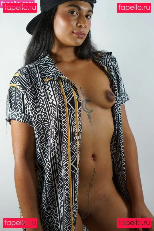 Zara Revi Onlyfans Photo Gallery 