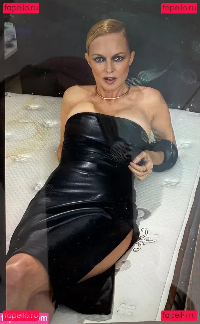 Heather Graham Onlyfans Photo Gallery 