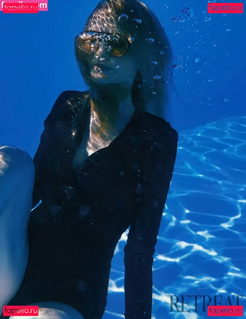 Heather Graham Onlyfans Photo Gallery 