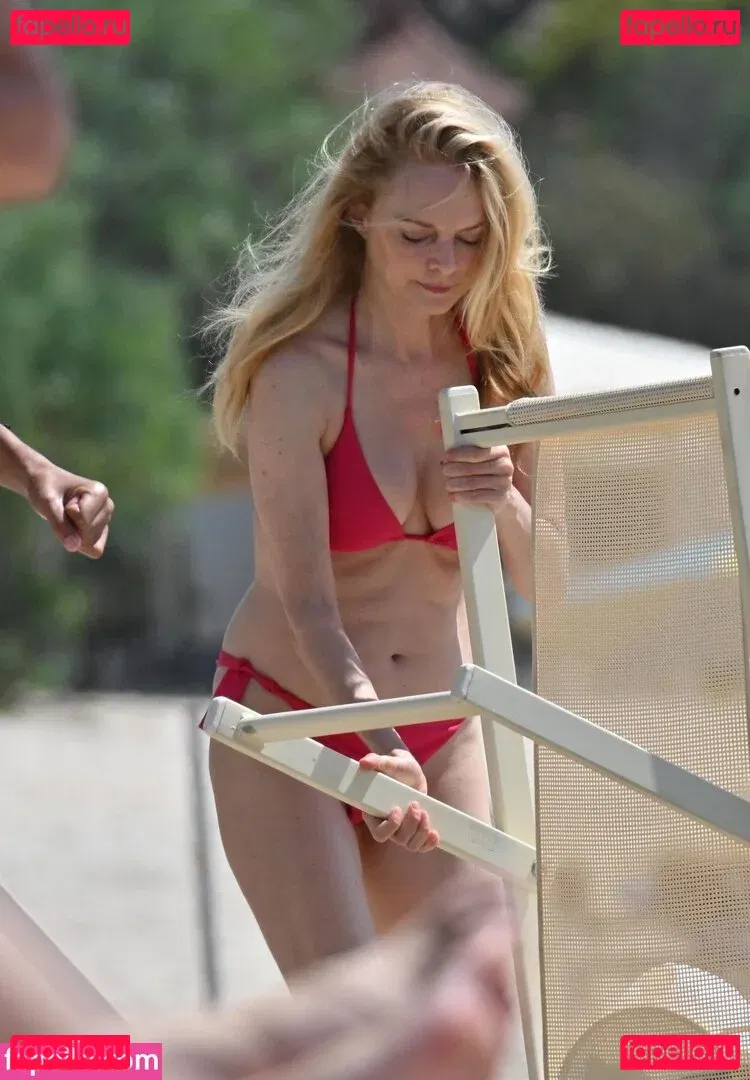 Heather Graham Onlyfans Photo Gallery 