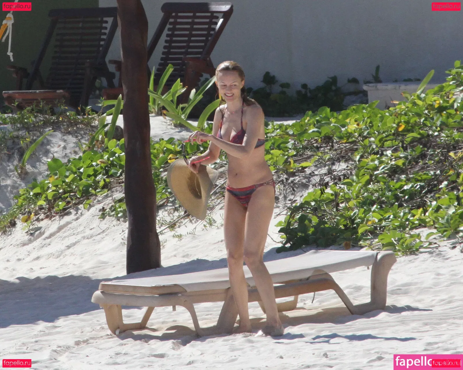 Heather Graham Onlyfans Photo Gallery 