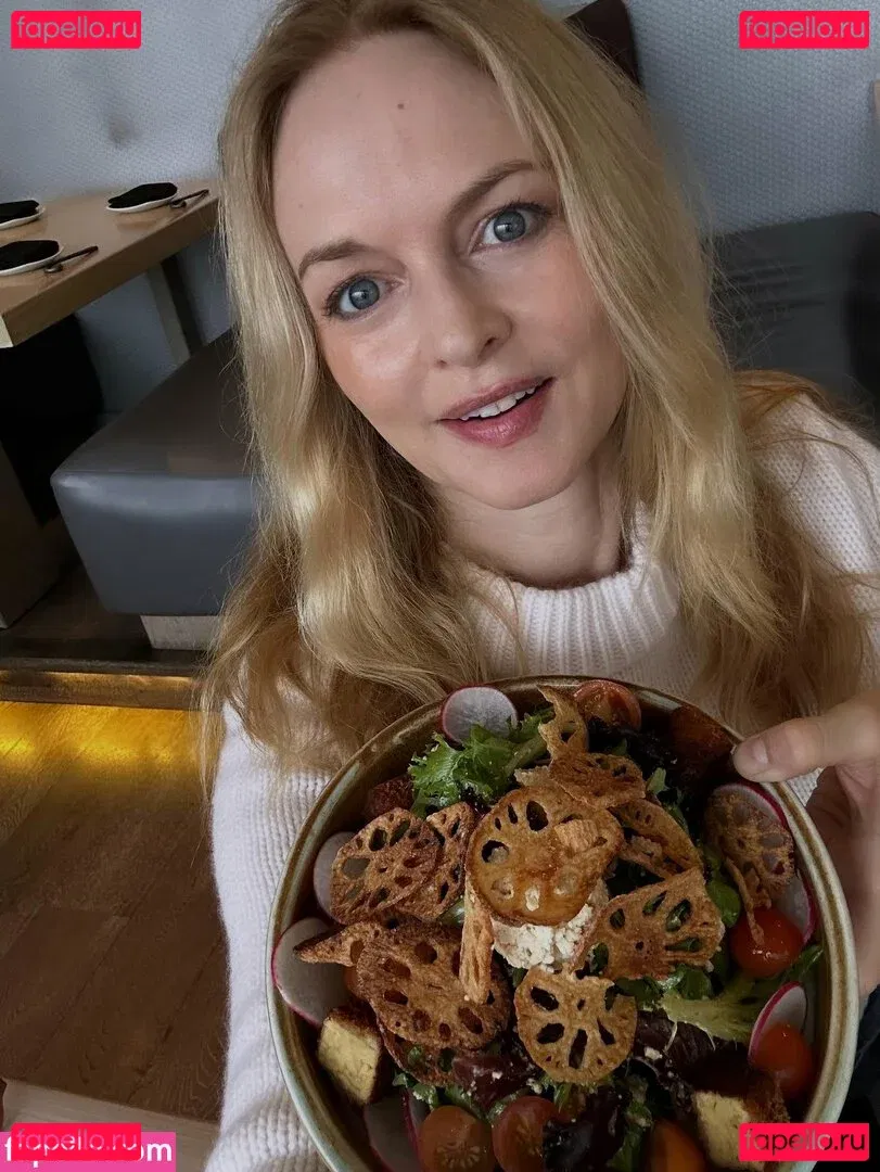 Heather Graham Onlyfans Photo Gallery 