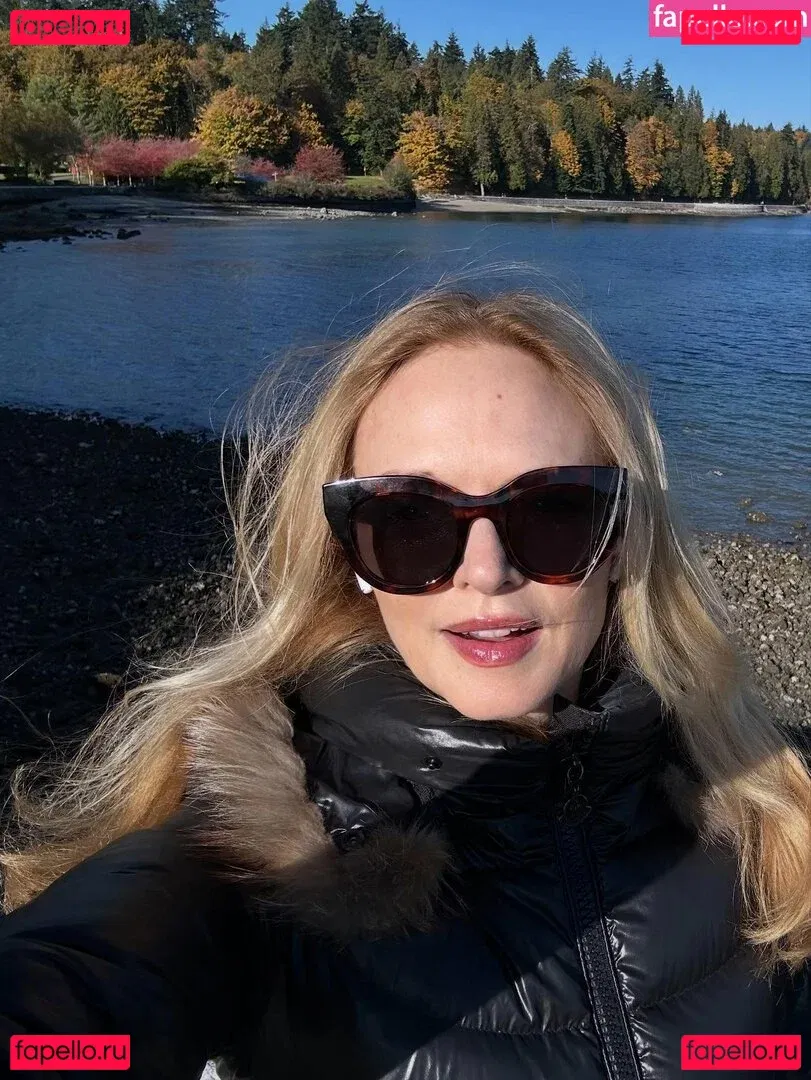 Heather Graham Onlyfans Photo Gallery 