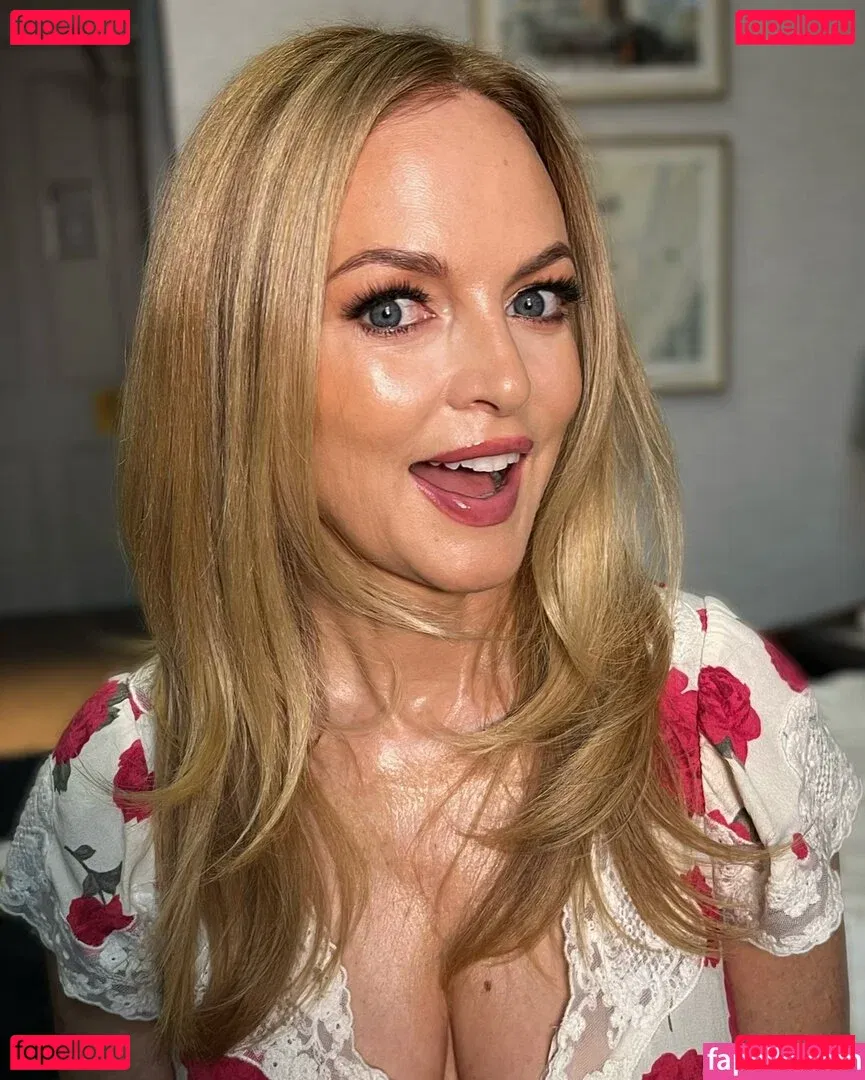 Heather Graham Onlyfans Photo Gallery 