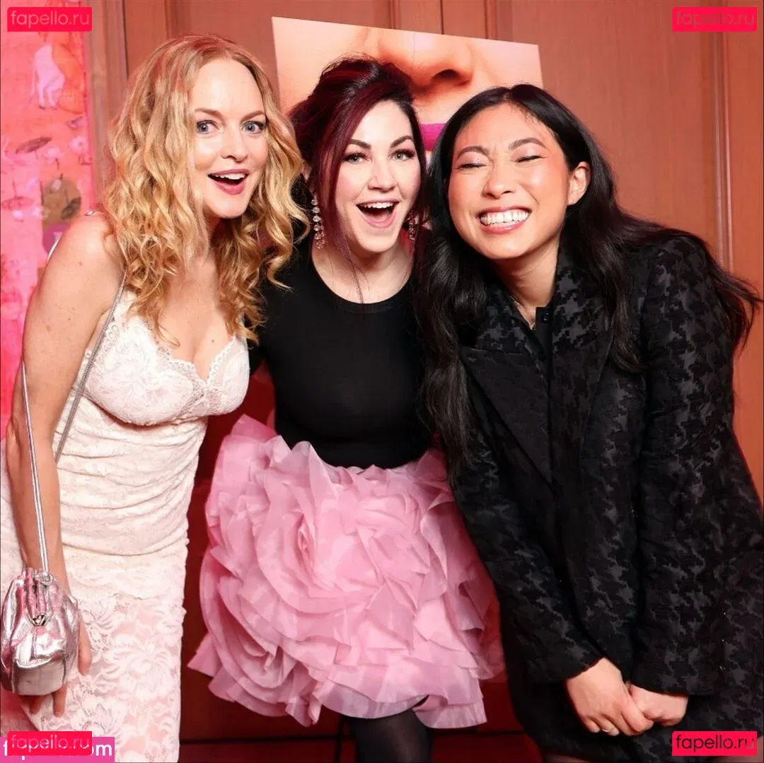 Heather Graham Onlyfans Photo Gallery 