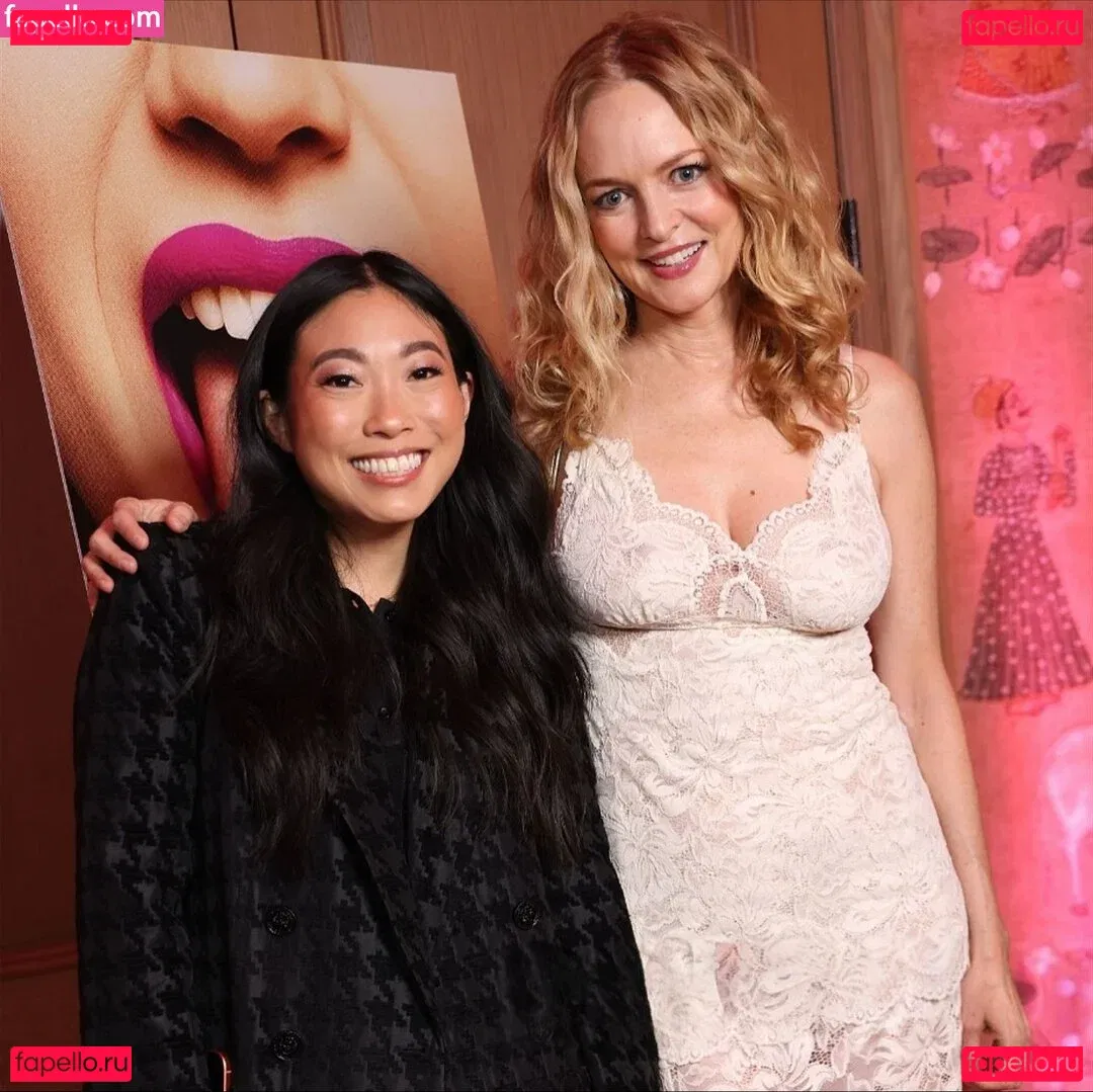 Heather Graham Onlyfans Photo Gallery 