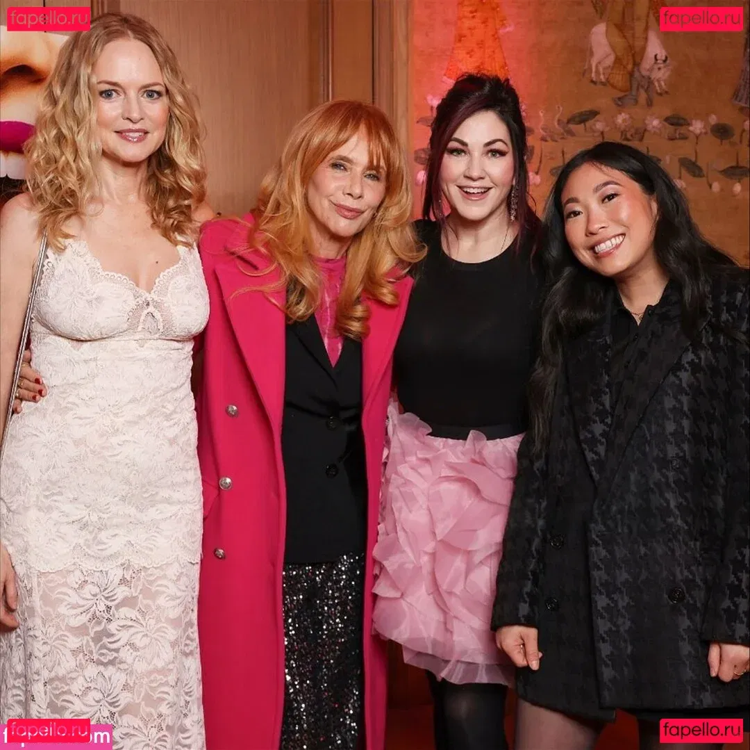 Heather Graham Onlyfans Photo Gallery 