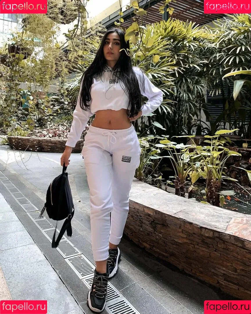 Sara Lievano Onlyfans Photo Gallery 