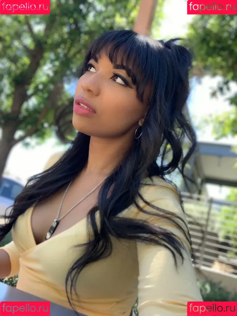 Mica Burton Onlyfans Photo Gallery 